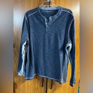 Men’s Johnston & Murphy Long Sleeve Henley size XXL